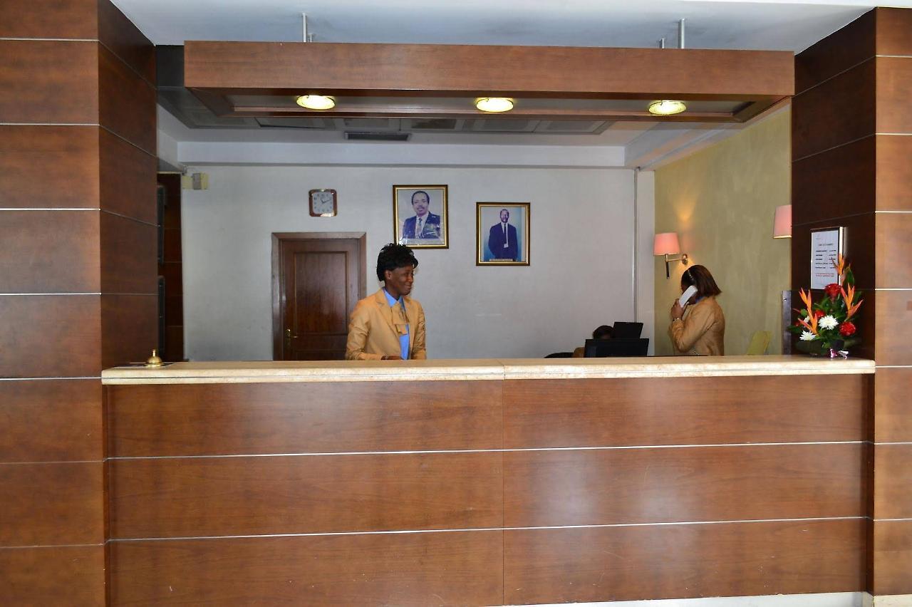 Djeuga Palace Hotel Yaoundé Exterior foto