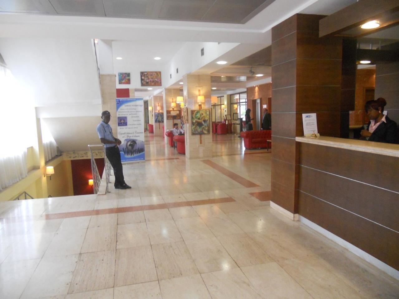 Djeuga Palace Hotel Yaoundé Exterior foto