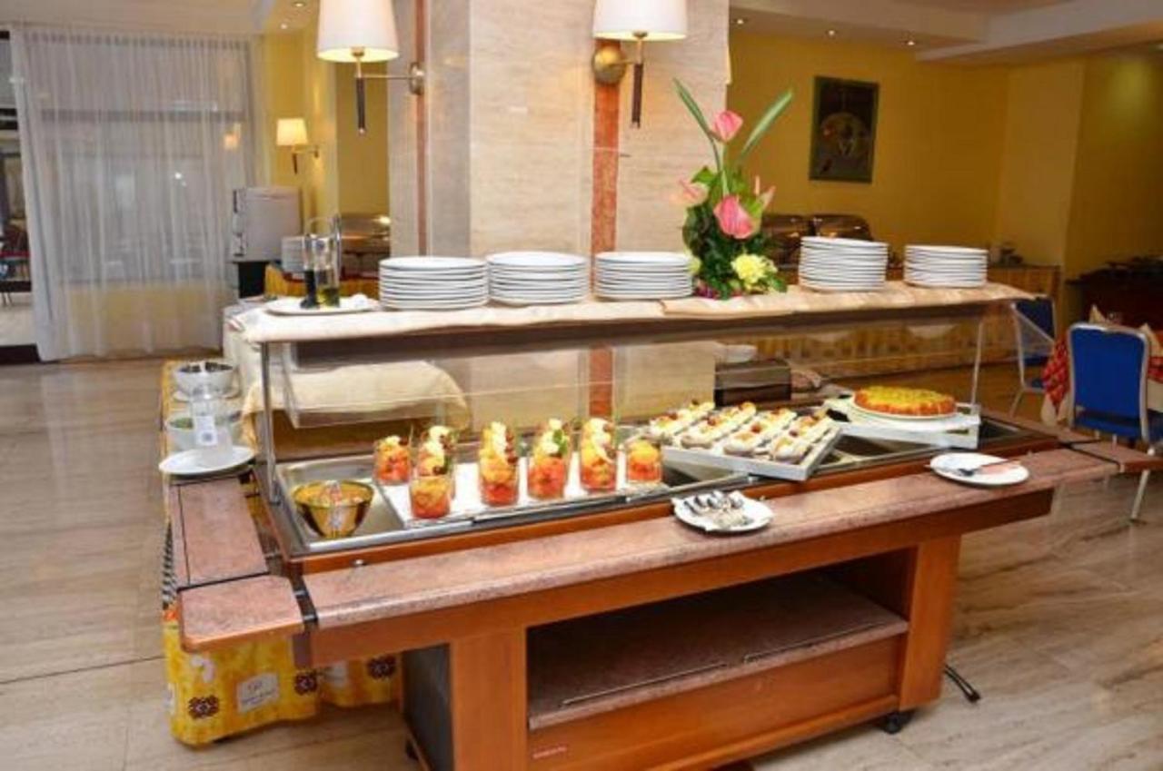 Djeuga Palace Hotel Yaoundé Exterior foto