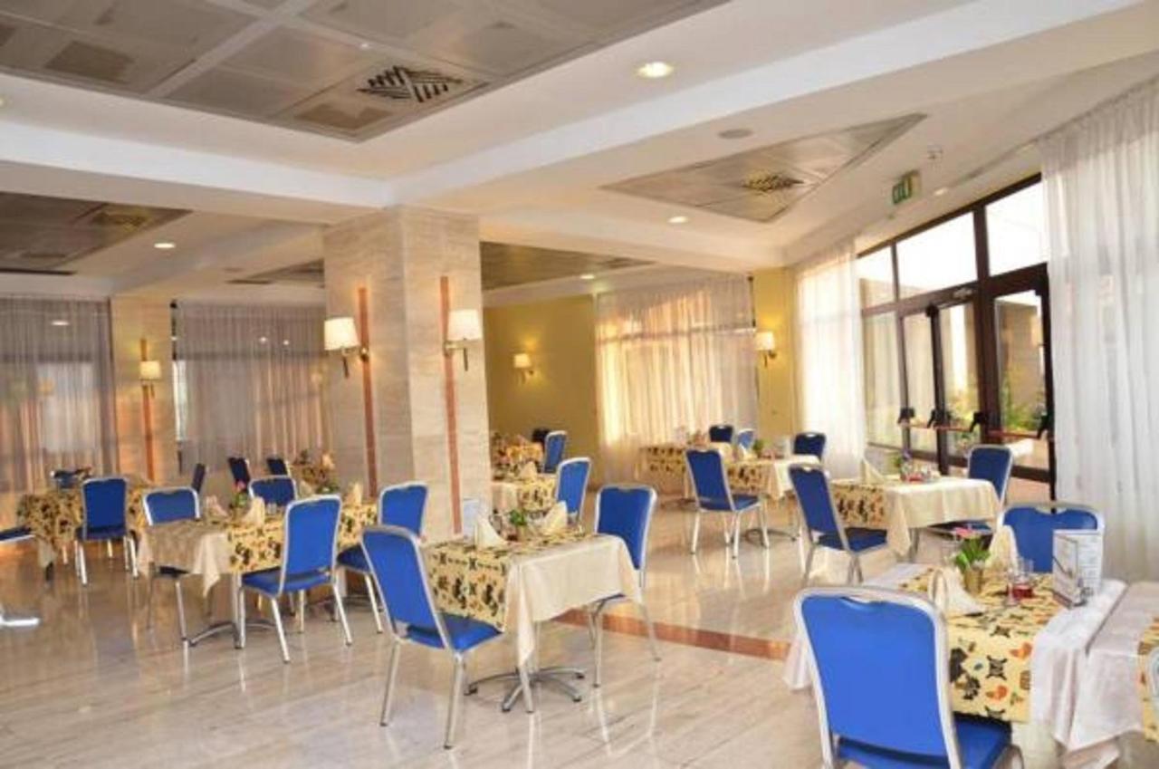 Djeuga Palace Hotel Yaoundé Exterior foto